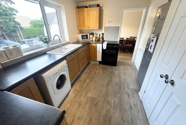 3, Mount Close, Newbury photo 4