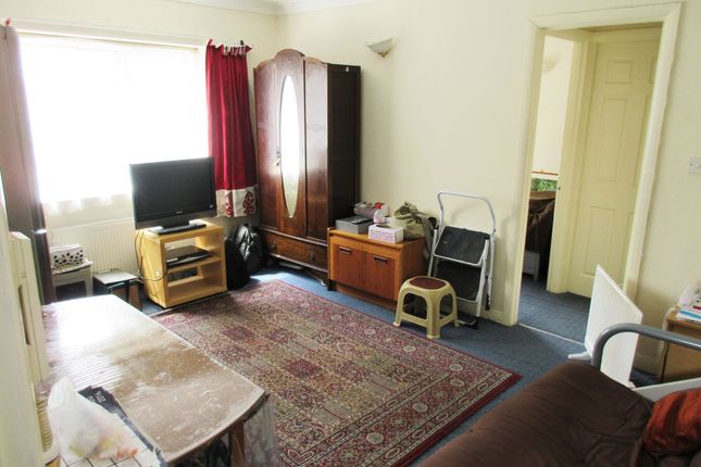351b Greenford Road, Greenford photo 2
