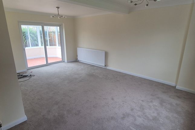 8, Drapers Close, Peterborough photo 2