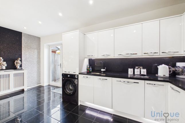 14, Queens Place, Wesham photo 2