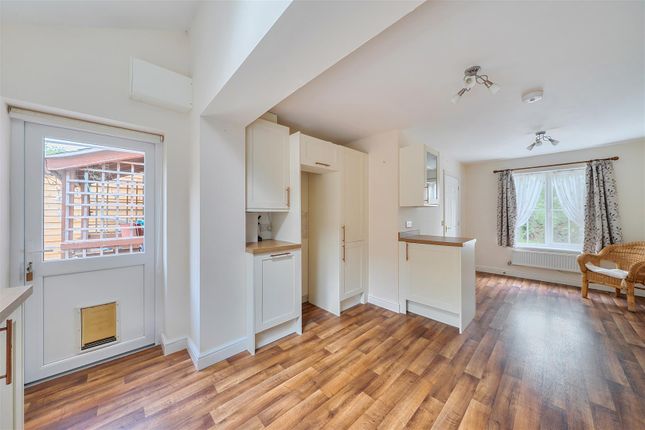 5, Flax Meadow Lane, Axminster photo 4