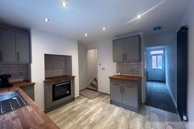 5 Grosvenor Street, Leek photo 4