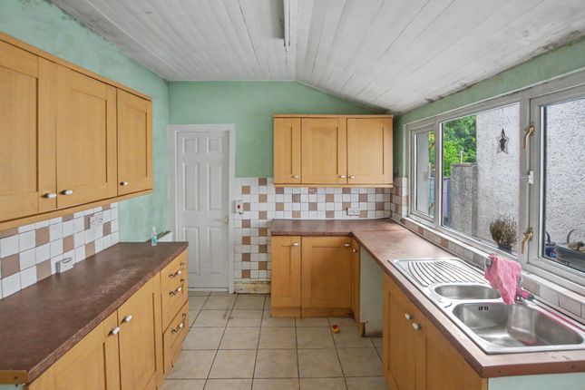 32 Oakfield Street, Aberfan, Merthyr Tydfil photo 3