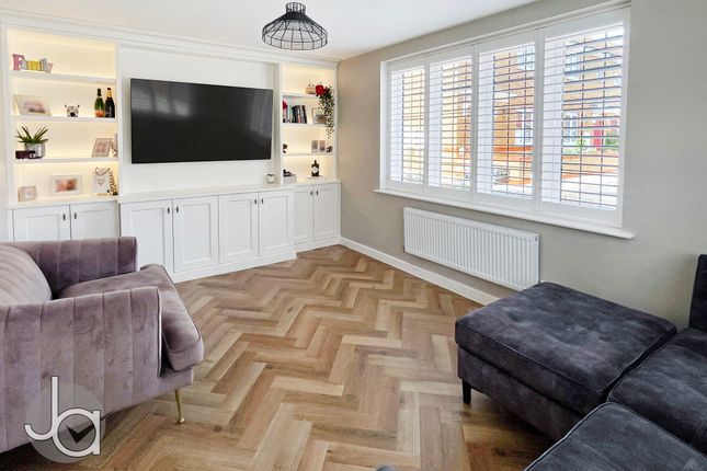 16, Lavender Crescent, Colchester photo 2