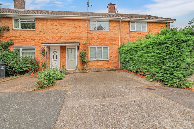 Thumbnail Terraced house for sale in Hilldown Road, Hemel Hempstead