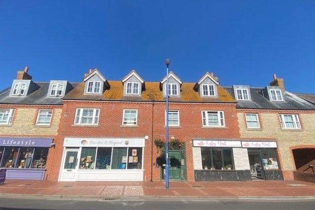 2-bed flat on Flat 11 St. Wilfrids Place, High Street, Chichester, £110,000