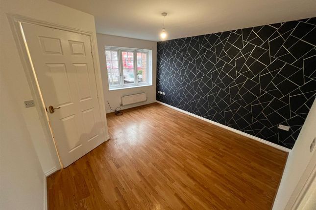 811, Moston Lane, Manchester photo 3