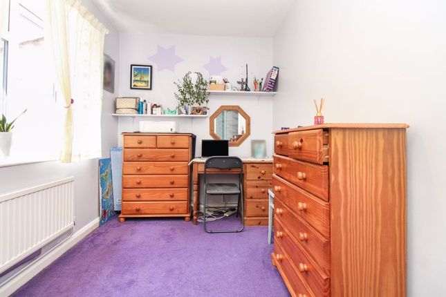 1, Berry Drive, Bedford photo 2