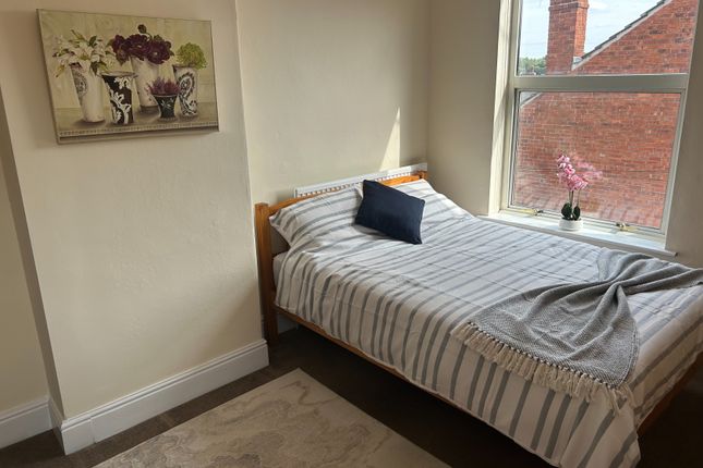Room 3, 217, Monks Road, Lincoln photo 4