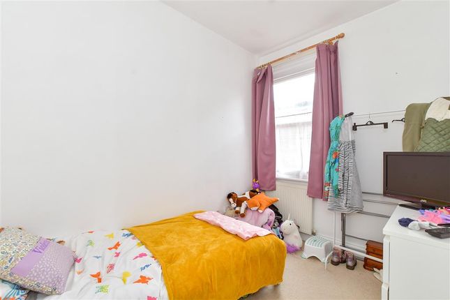 Flat for sale in North Street, Havant, Hampshire