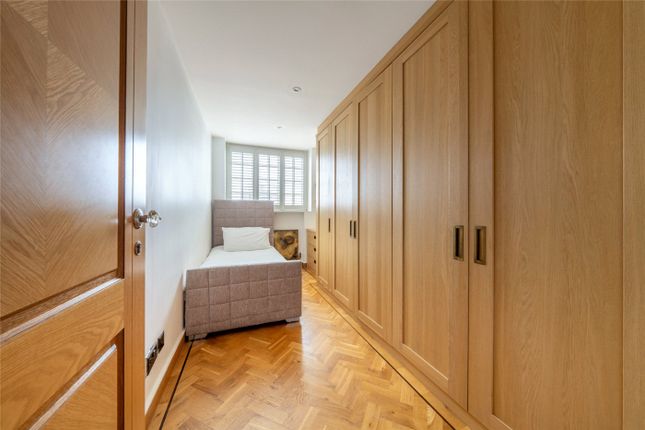 Flat for sale in Spencer Court, Marlborough Place, St John's Wood, London