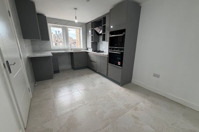 48, Rossefield Road, Bradford photo 3