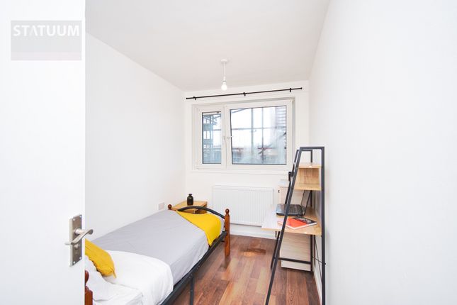 Maisonette to rent in Mile End Road, East London
