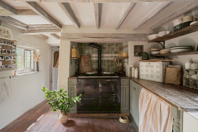 294286 - Tanyard Farmhouse, Great Ellingham-14.Jpg