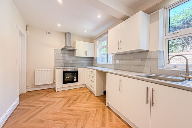 7 Menlove Avenue, Liverpool photo 2