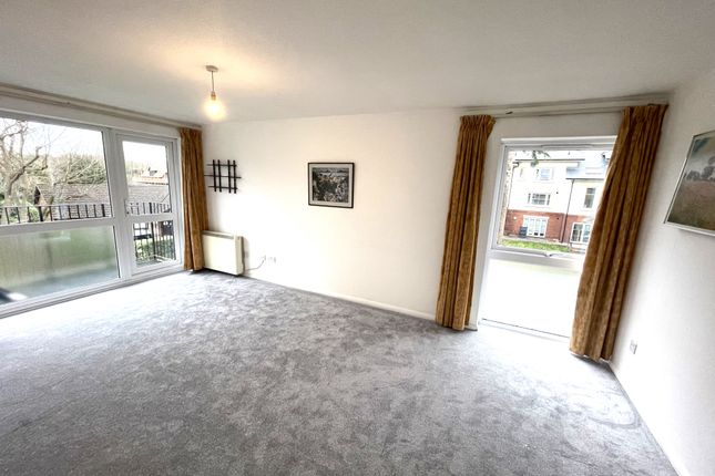 Thumbnail Flat to rent in Armadale Ct., Westcote Road, Reading