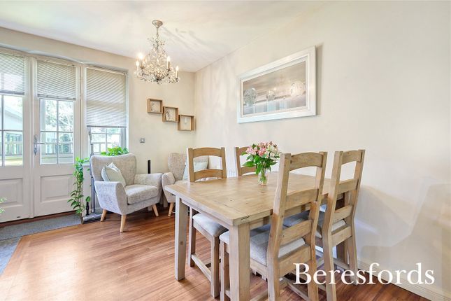 12, Stonegate, Ingatestone photo 5