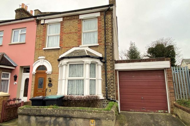 End terrace house for sale in Canterbury Road, Gravesend