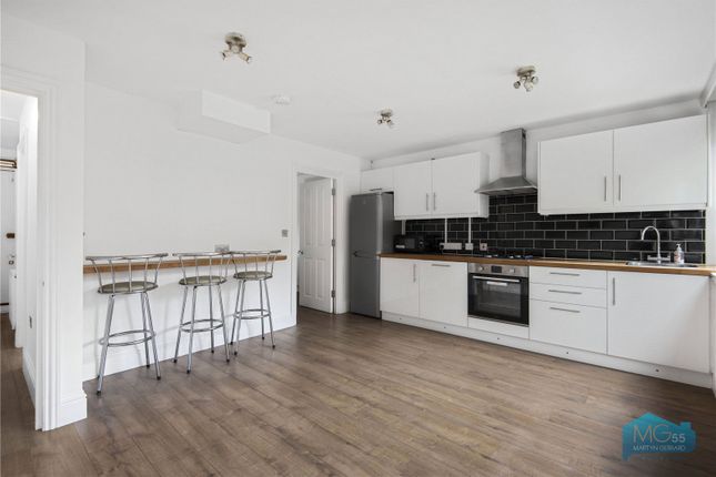 Flat 14, Fallowfield,, Pooles Park, London photo 2