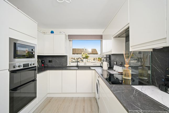 9, Gilmerton Dykes Crescent, Gilmerton, Edinburgh photo 4
