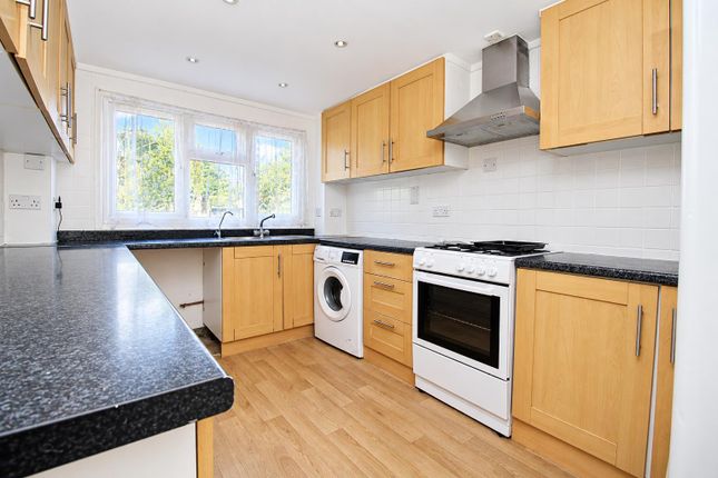 212, Spencers Croft, Harlow photo 4