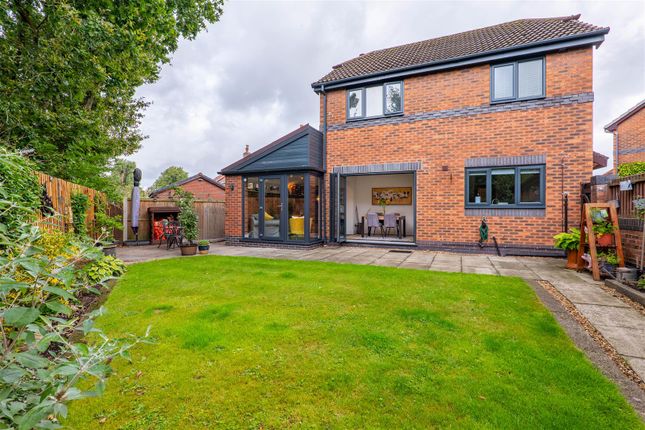 3, Morris Close, Leyland photo 4