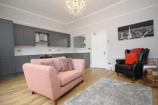 Flat 1, 2, Cleveland Place East, Bath photo 4
