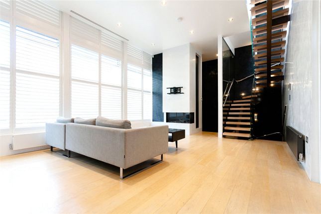 Terraced house to rent in Halliford Street, Canonbury N1