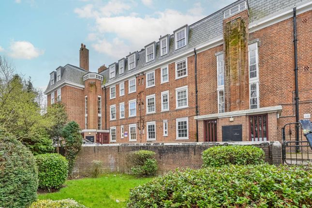 Flat for sale in York Rise, Dartmouth Park, London