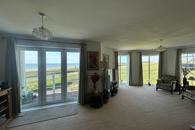 4 Cove House photo 3