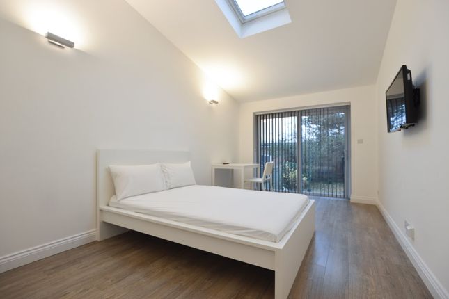 Thumbnail Room to rent in Woodland Way, London
