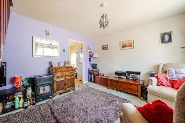 12, Elizabeth Drive, Devizes photo 4
