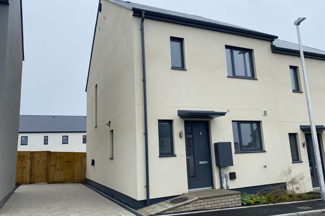 Pobl Living - Gwynfaen