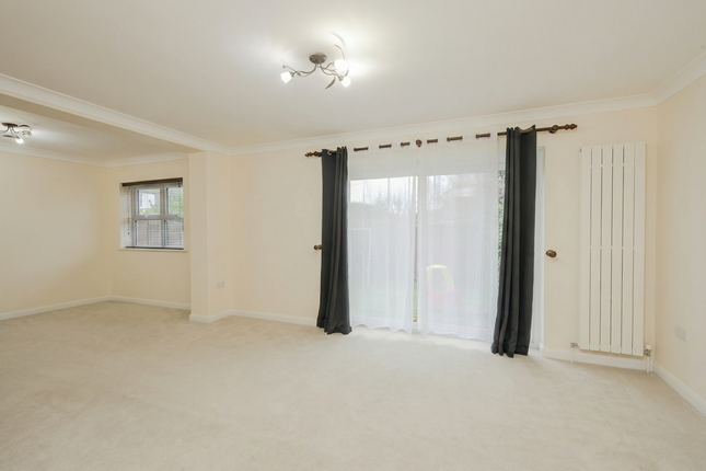 55, Wycliffe Road, London photo 2