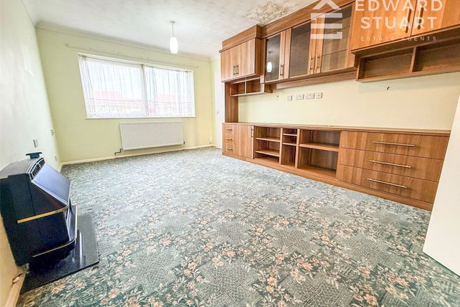 11, Kingfisher Road, Peterborough photo 4