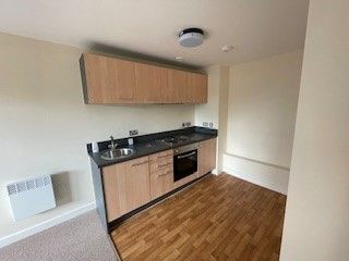 1-bed flat on Coventry, £920/mo