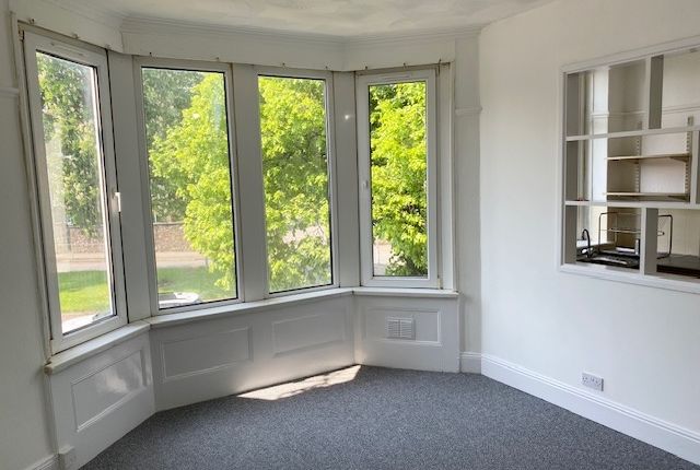 Thumbnail Flat to rent in Albany Road, Roath, Cardiff