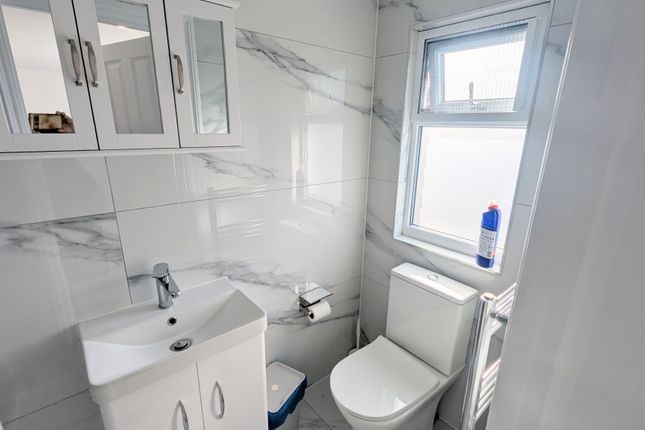 16, Buller Road, London photo 5