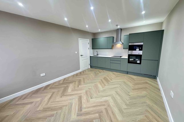 Flat 2 - 3 Bed - Finchley High Road