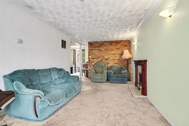 10 Rose Close, Southampton photo 2