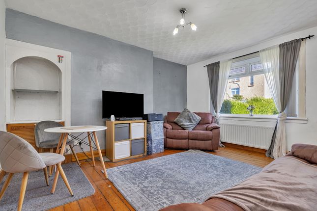 23 Carnock Crescent, Glasgow photo 4
