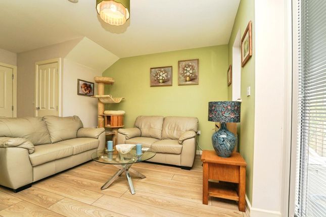 12, Nolder Way, Dursley photo 4