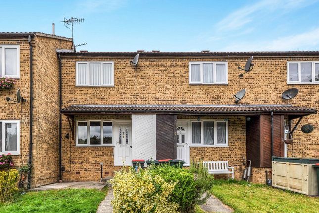 Thumbnail Terraced house to rent in Hedgeside, Crawley