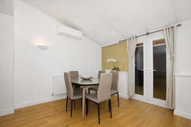 41, Kingshill Drive, High Wycombe photo 4