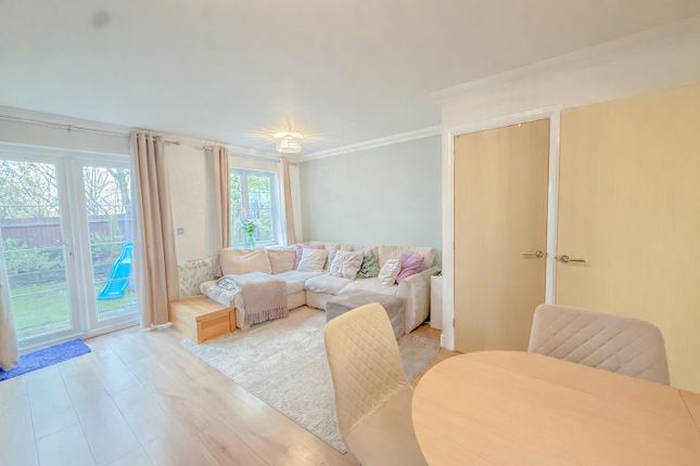 23 Knebworth Gate, Stevenage, Hertfordshire photo 4
