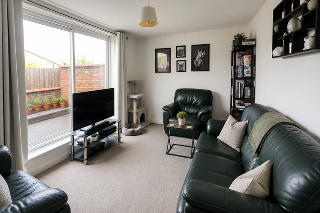 8, Brundish, Basildon photo 2