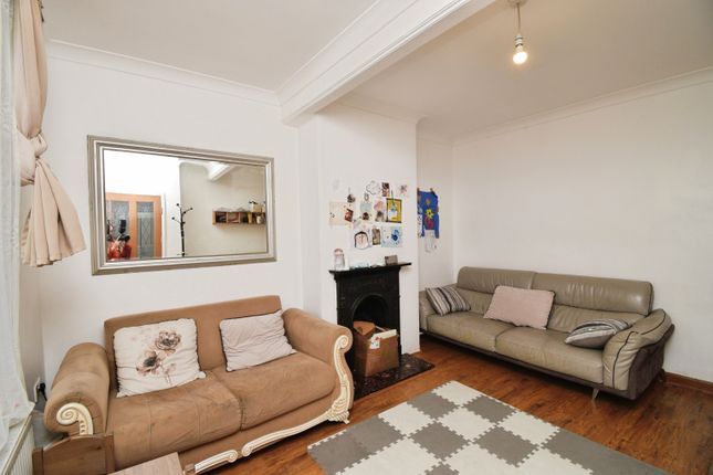 17, Birdbrook Road, London photo 4