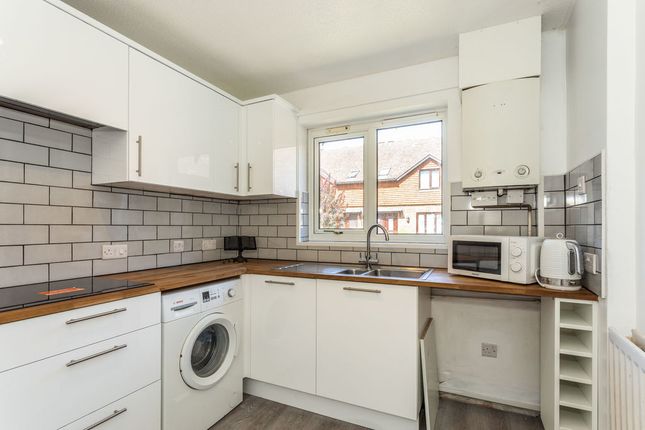 19 Dumbrells Court, North End, Hassocks photo 4