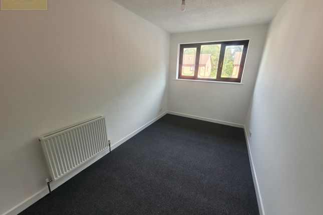 63 McCarthy Close, Warrington photo 5