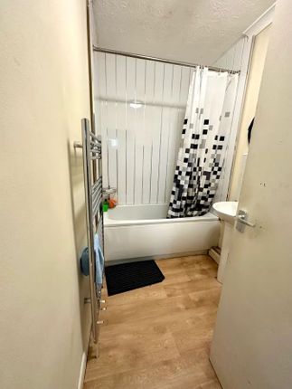 Flat 4, 776 Melton Road, Thurmaston, Leicester photo 5